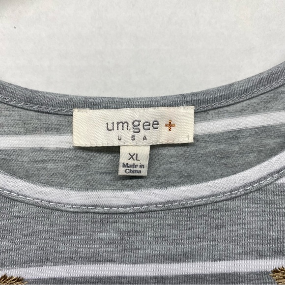 Umgee XL Gray Stripe w/Floral Embroidery Detail Cream Shear Hem Line Relaxed Fit - Picture 6 of 13